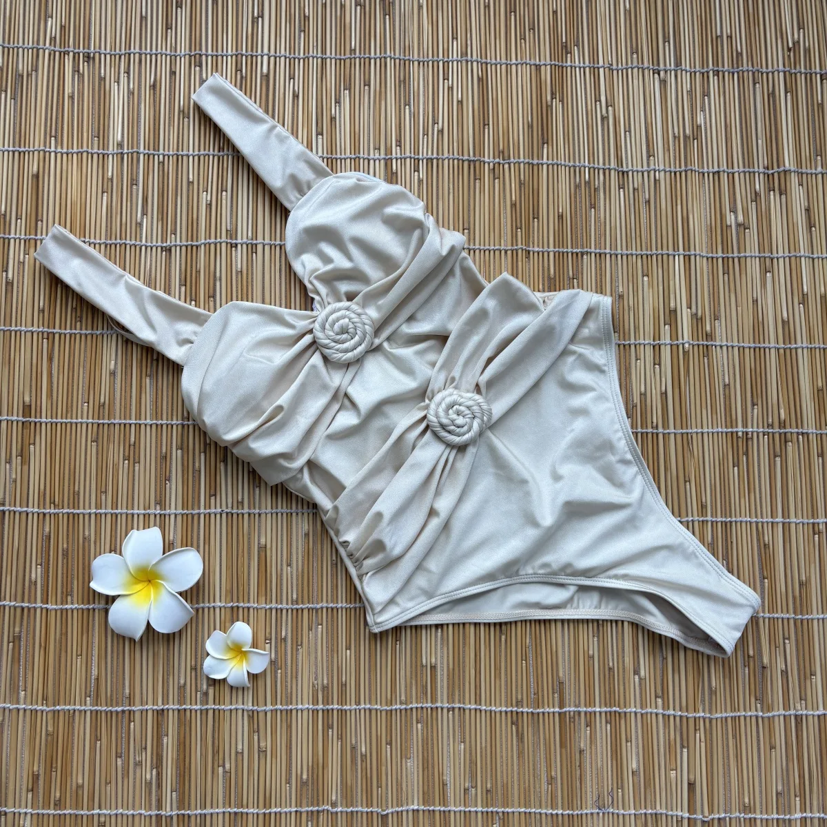 

Цельный купальник с белым цветком 2025, женский сексуальный бикини-бандо, бикини, пуш-ап, купальник, женский купальный костюм с глубоким V-образным вырезом, пляжная одежда