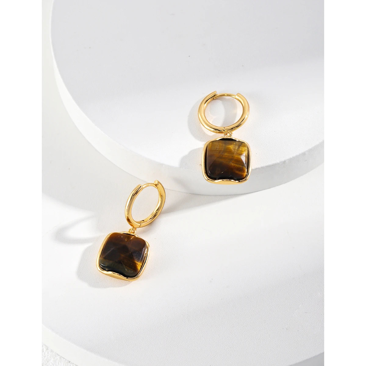 

Brand new S925 pure silver plated with 18k gold | Tiger Eye Stone Earrings 101900