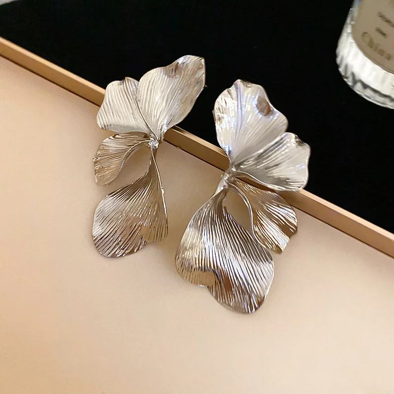 XIALUOKE Vintage Geometric Metal Leaf Stud Earrings For Women Punk Exaggerated Gold Color Earrings Party Jewelry Gifts