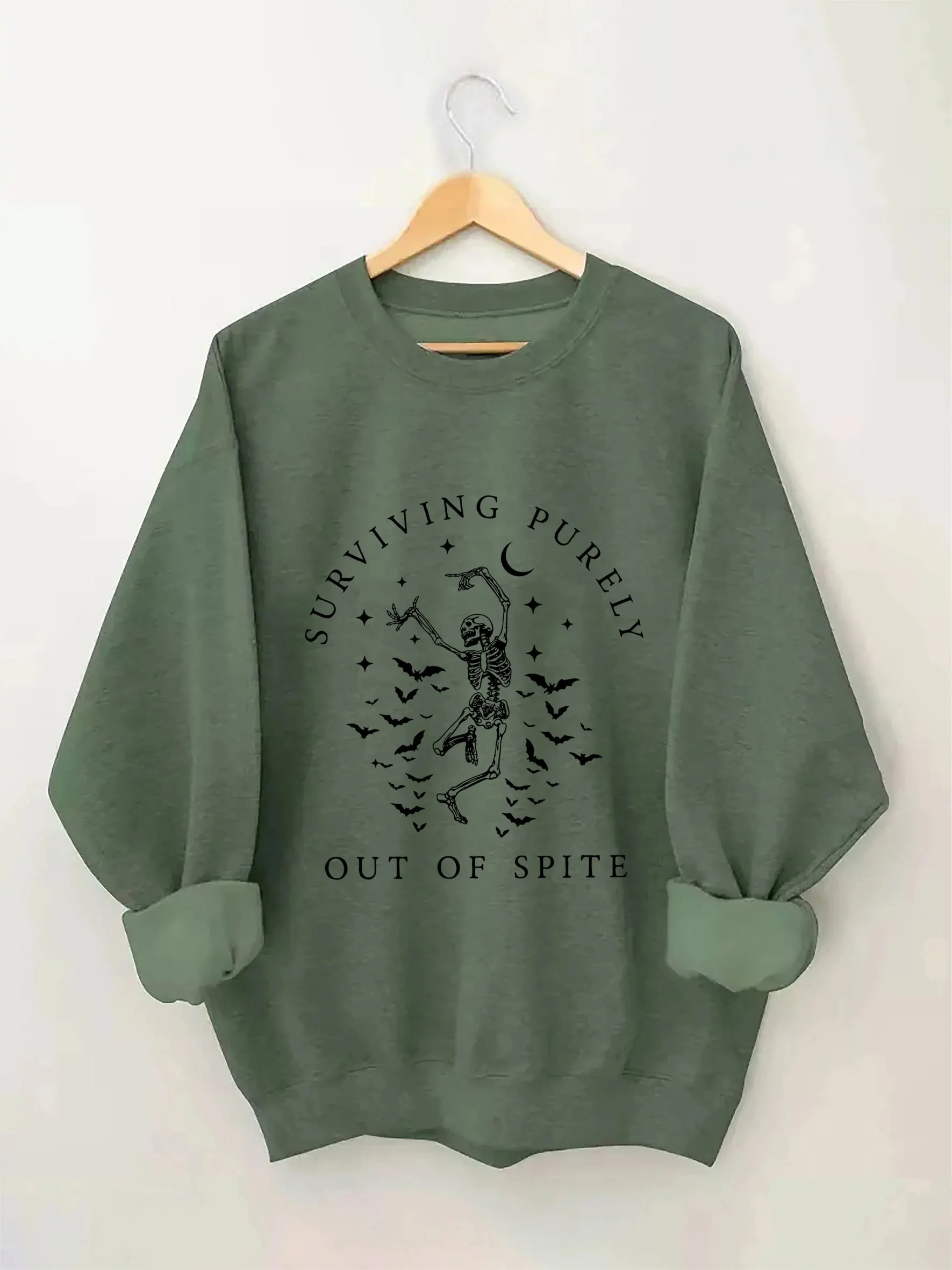 Overleefend puur uit Spite Sweatshirt Grappig skelet en vleermuizen Grafische print Sweatshirt Halloween Sweatshirt