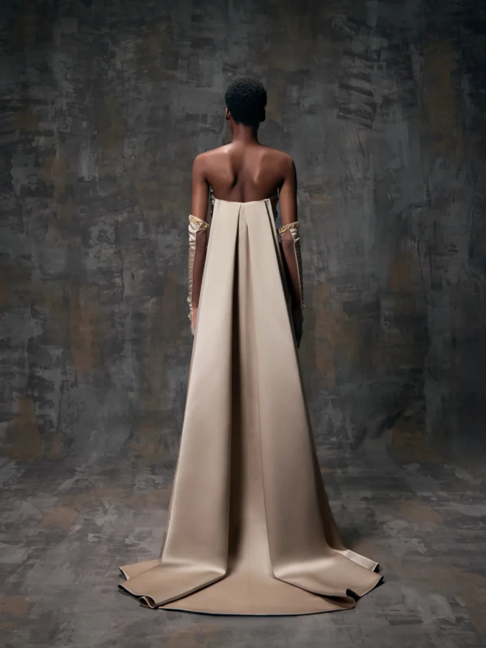 

Luxury Gold Beaded Embroidered Evening Dress Customized Nude Satin Strapless Peplum Formal Cocktail Gown With Detachable Train