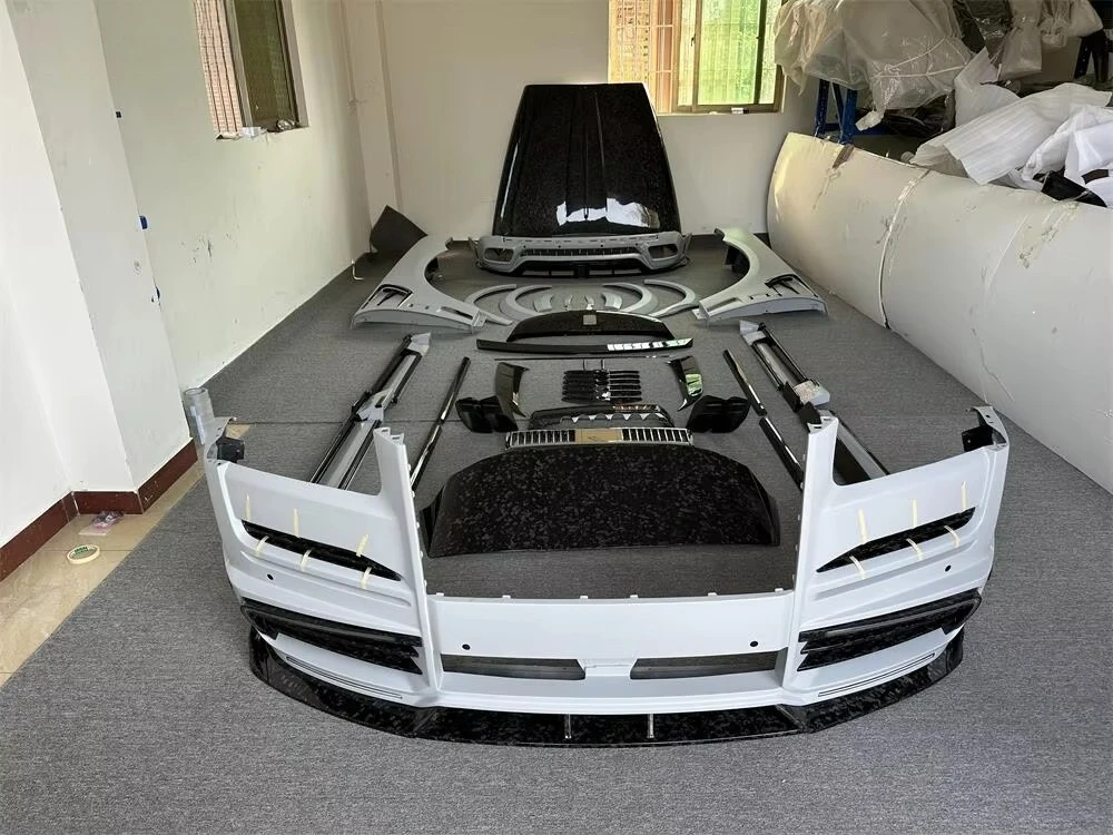 For Rolls-Royce Cullinan Upgrade the 2.5 MSY Dry Carbon Fiber Body Kit Front and Rear Bumpers Spoiler HOOD Side Skirt