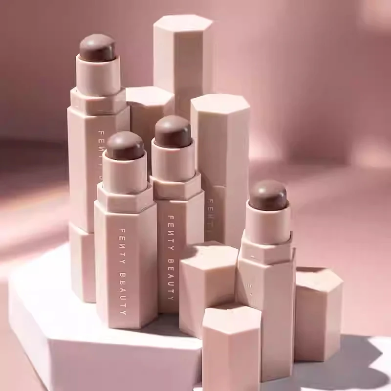 مجموعة مستحضرات التجميل من فينتي بيوتي، لون متدفق وغني، ملمع شفاه ريري الساخن، مسحوق خبز مدمج، عصي تحديد البودرة السائبة