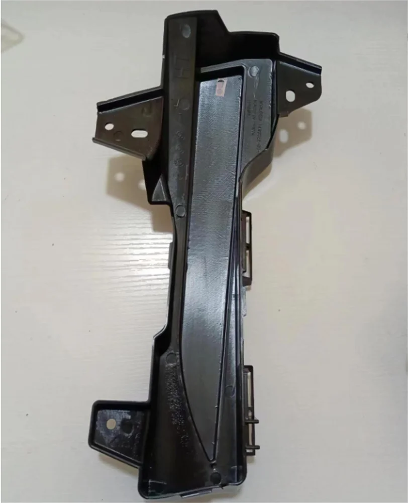 New applicable to Tesla Model 3 MODEL Y Aperture free fog lamp frame 1490022-00-A on the left and 1490023-00-A on the right