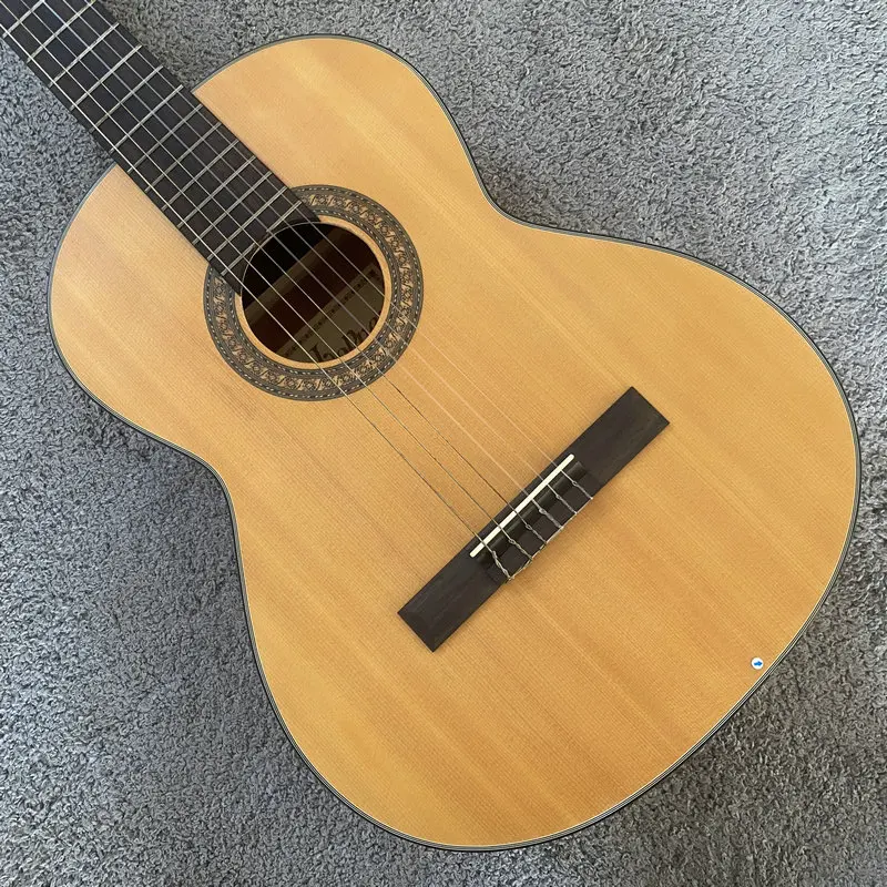 G843 Hopper Classical Guitar 39' Solid Top 19 Frets Beginner Practice Classical Acoustic Guitar with Tiny Damages on Body