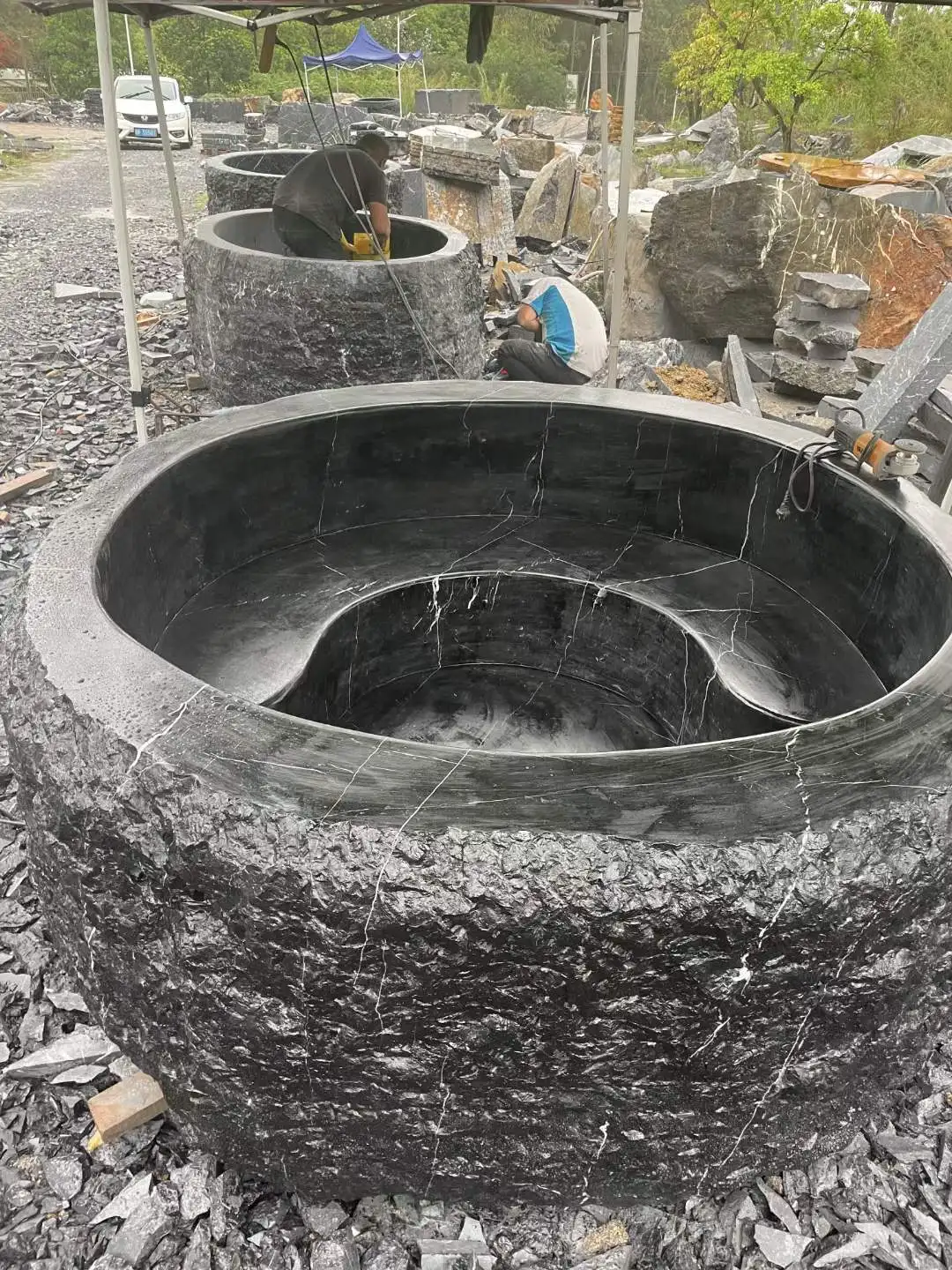 Luxury natural Blackstone outdoor Japanese hot spring spa bath 1 person free-standing soaking round hot tub