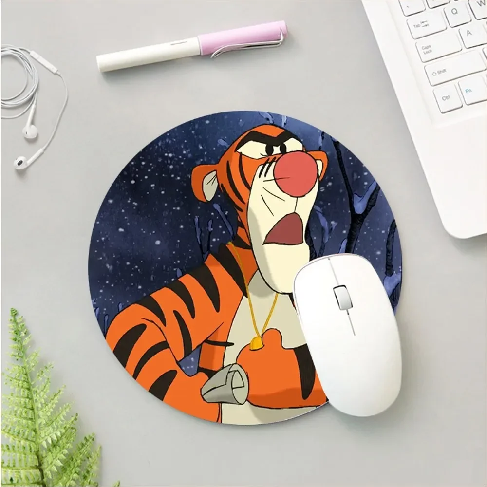 Disney Tigger Anime Movie Mousepad Non-slip Lockedge Office Computer Desk Mat Table Keyboard Cushion Non-slip For Girls Bedroom