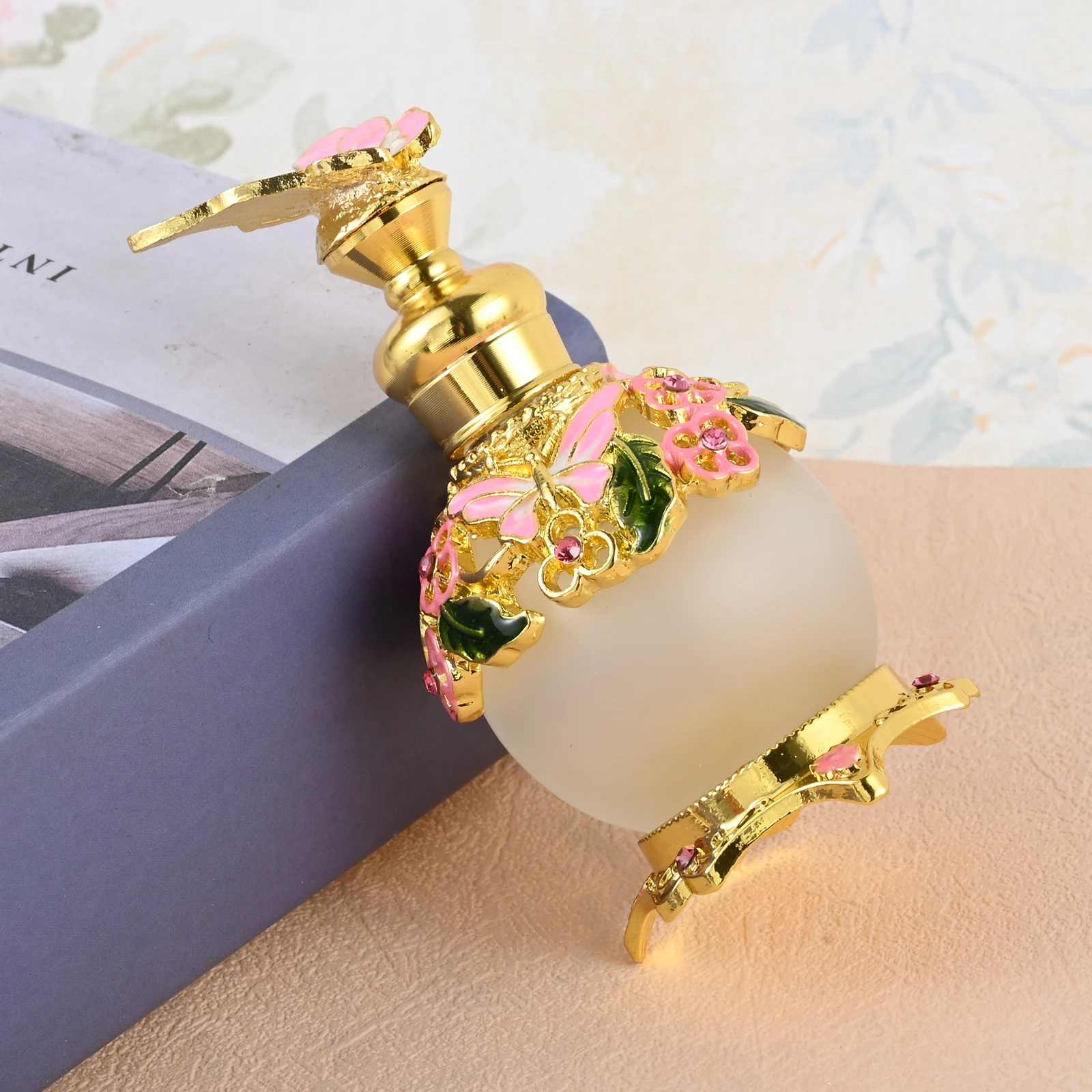 Butterfly Perfume Bottle Handmade Gilded Enamel Flower Pattern 15ml 8cm fit Lotion Essential Oil Toner Cologne Portable Gift
