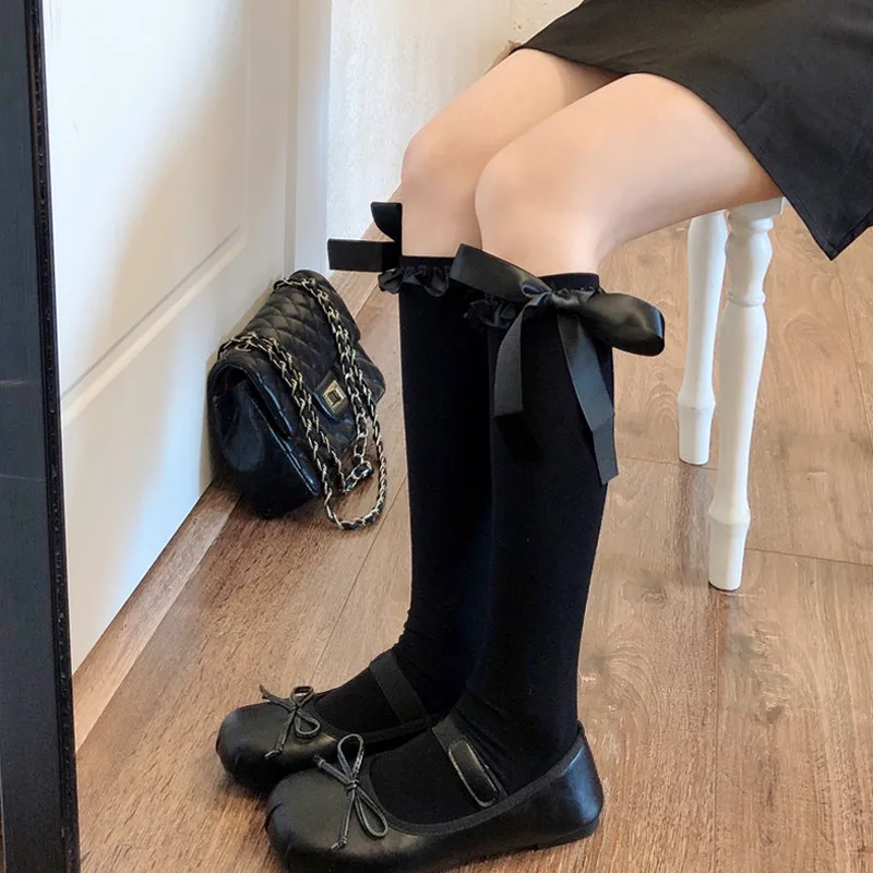Damskie skarpetki na łydki z jedwabną kokardką Kostium Czarny Biały Elastyczny Aksamit Koronkowe Wykończenie Cienkie Słodkie JK Lolita Oddychające Pończochy