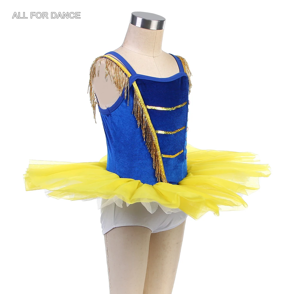 ชุดกระโปรงบัลเลต์สำหรับการแสดงบนเวที รุ่น All For Dance ปี 19839 สำหรับเด็กผู้หญิง สีน้ำเงินรอยัลกำมะหยี่ แต่งขอบทอง กระโปรงบัลเลต์สีเหลือง