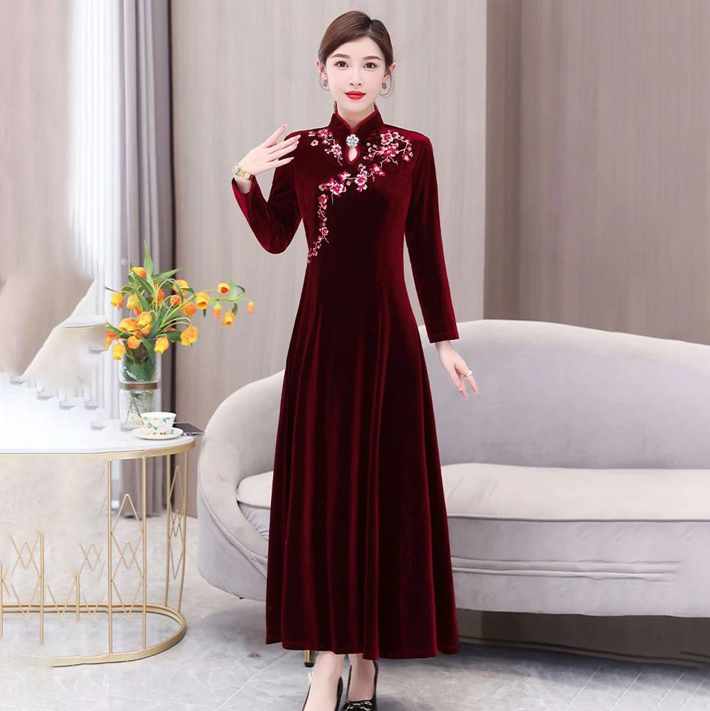 

Long-Sleeved Golden Velvet Noble Embroidered Cheongsam Women's New Table Show Dresses Waist Slimming Medium-Long Evening Dress