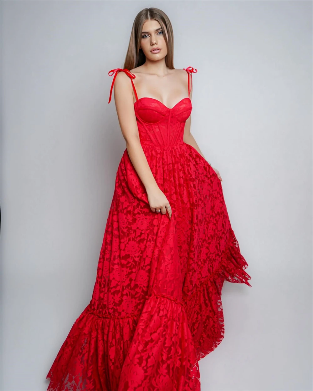 

Customized Classic Red Lace Evening Dresses Exquisite Strapless Sleeveless Celebrity Gowns Luxury Special Occasion Gowns