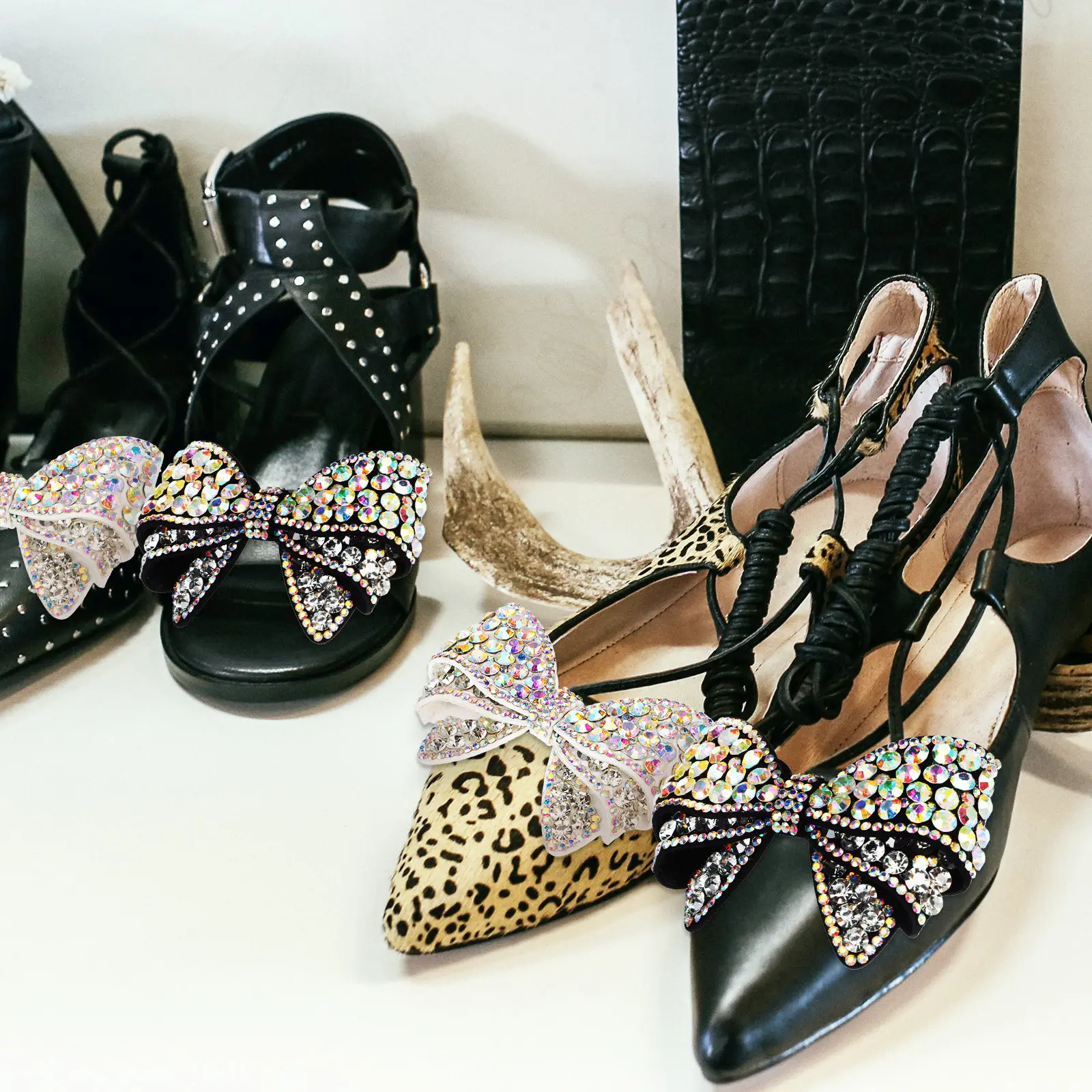 

Набор из 4 заколок для обуви со стразами и бантиками, разных цветов, для туфель на каблуке, балеток, а также аппликации-бантики для обуви