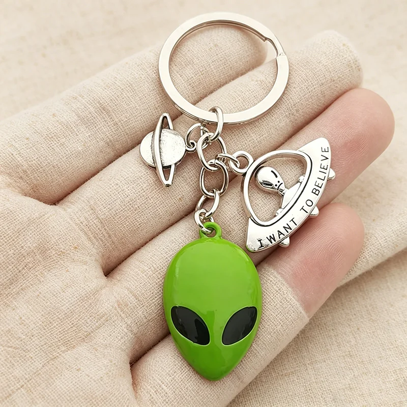 1-teiliger UFO-Planet, Alien-Rakete, Astronaut, kosmische Erkundung, grüne Emaille-Maske, Legierung, Schlüsselanhänger, modischer Schlüsselanhänger, Herren-Accessoires – Detail 6
