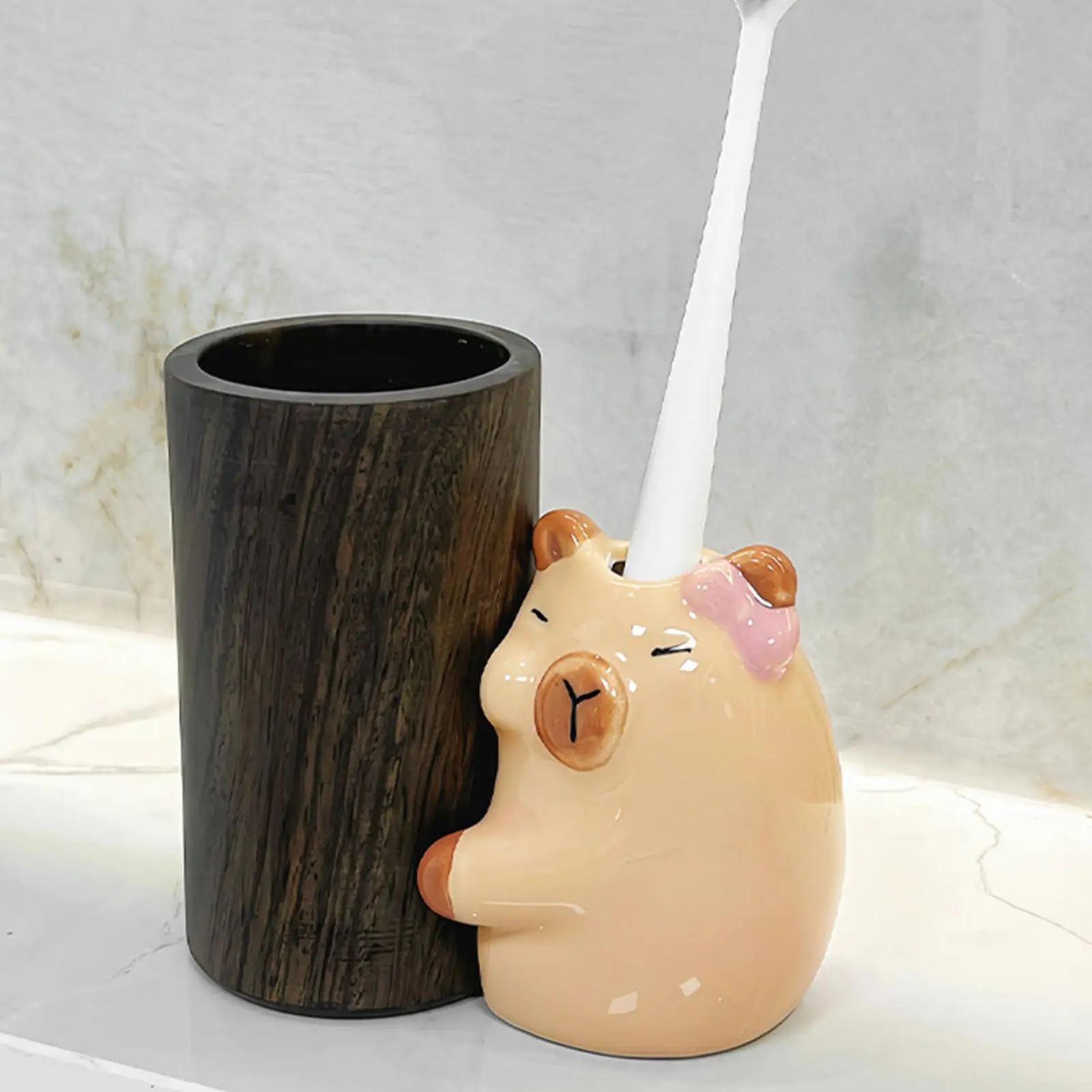 

Держатель для зубных щеток в ванной комнате, подставки для карандашей в форме капибары, креативный противоскользящий держатель для зубных щеток с капибарой для туалета