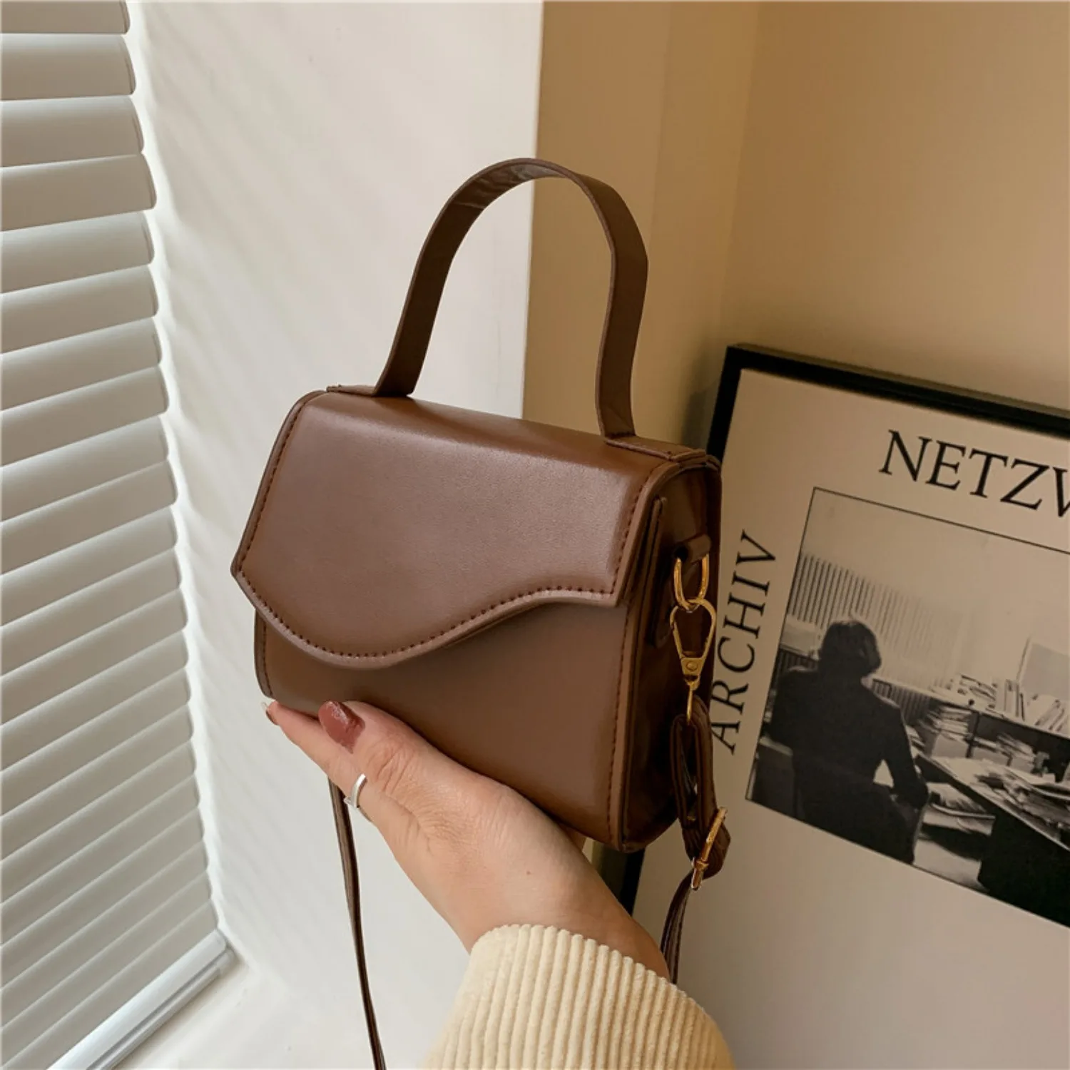 2024 New Women\'s Leather Texture Daily Commuter Yankee Popular Trend Korean Fashion Crossbody Simple Shoulder Handbag Purse Bags