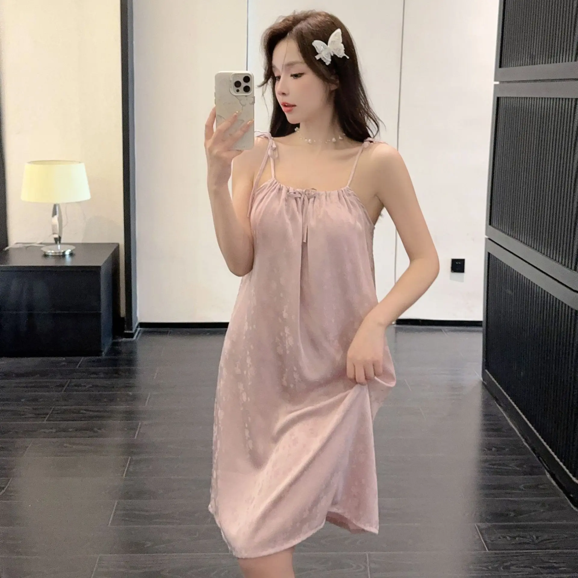 

Летние пижамы из тонкого ледяного шелка Pure Desire, пижамы средней длины с открытой спиной, шелковая домашняя одежда, которую можно носить на улице