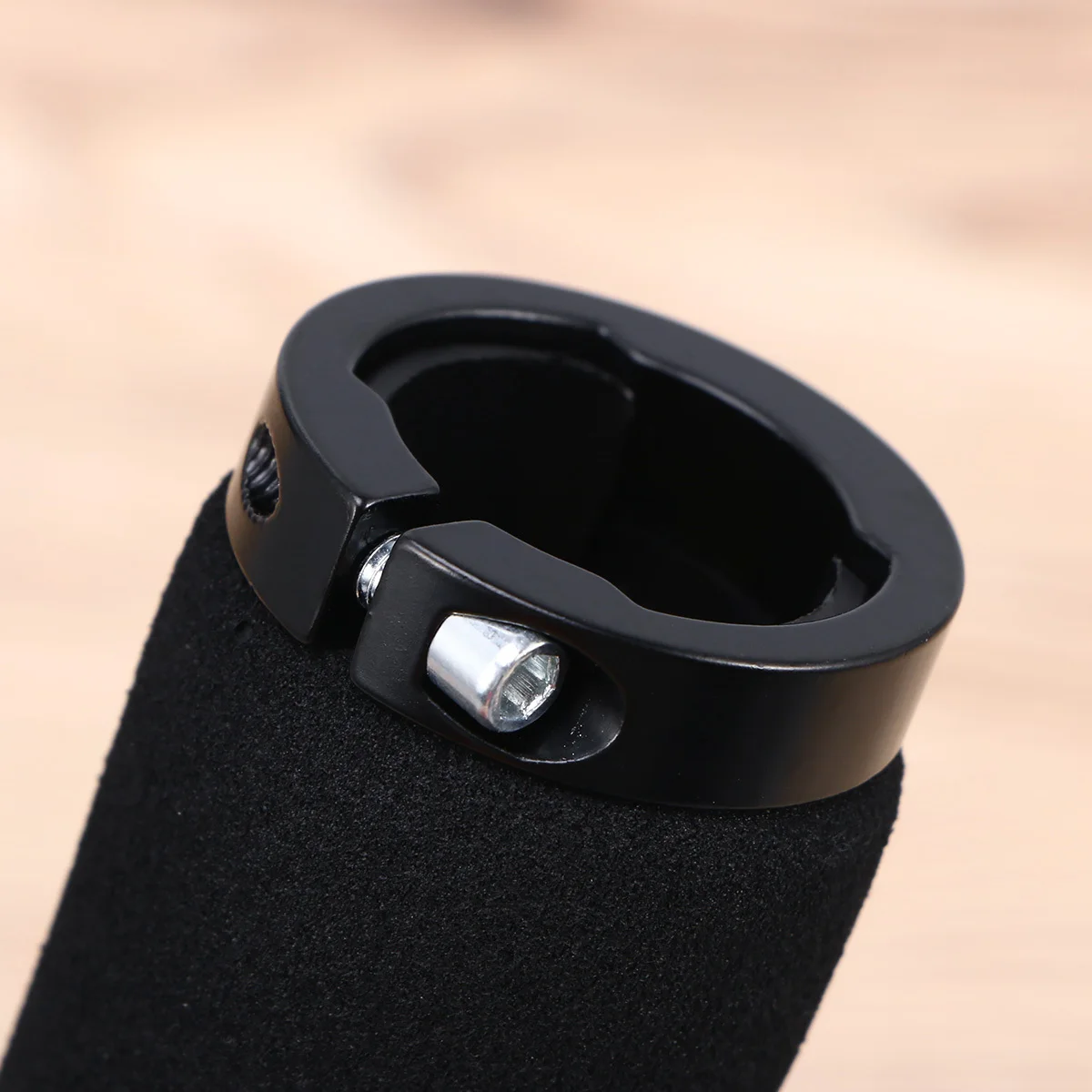 1Pair Bike Handlebar Grips Sponge Material Ergonomic Design Shock Absorb Minimize Fatigue Comfortable Grip Black