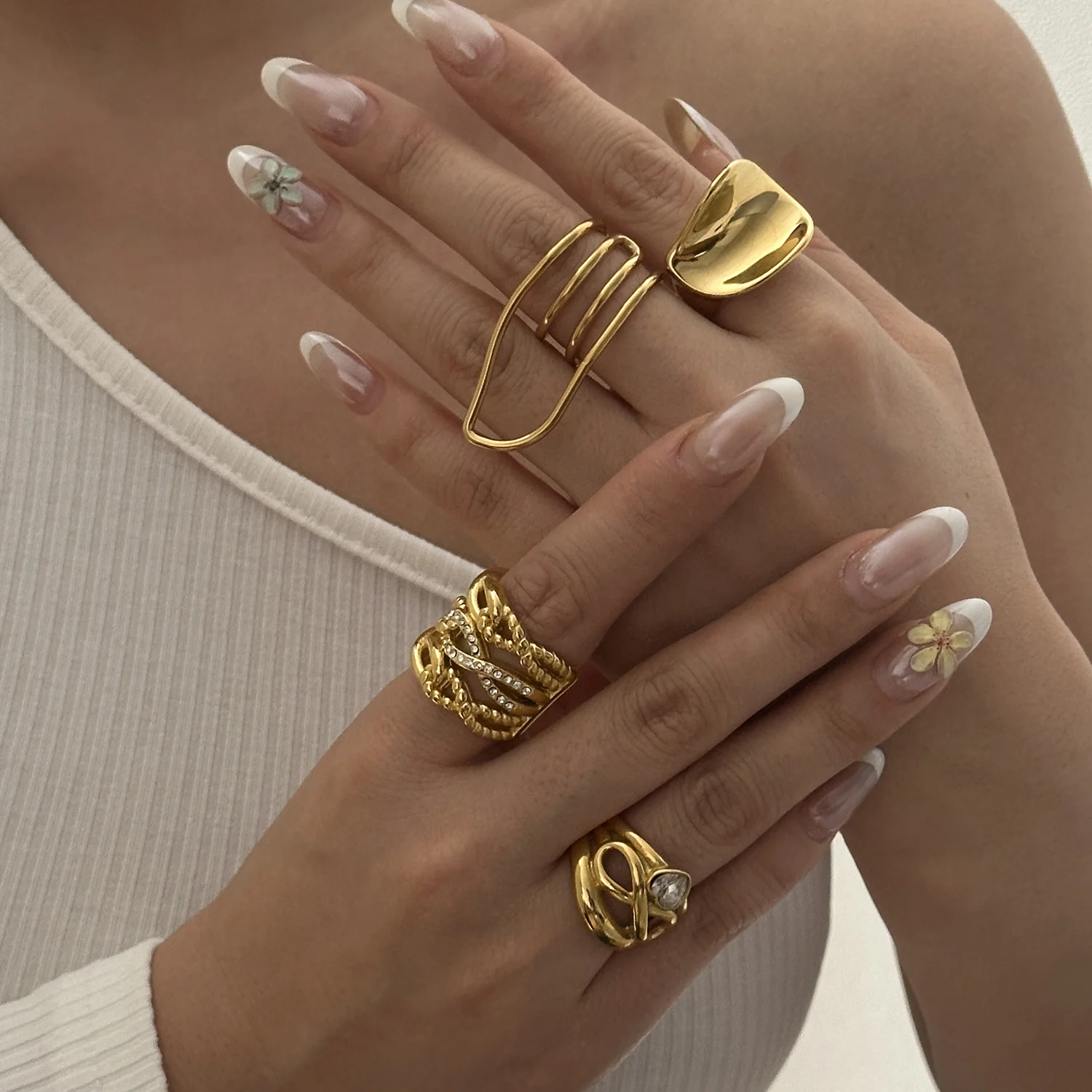 Edelstahl Vintage vergoldete Ringe für Frauen, Herzform, Zirkon, Spirallinien, geometrischer Fingerring, Party-Charm-Schmuck