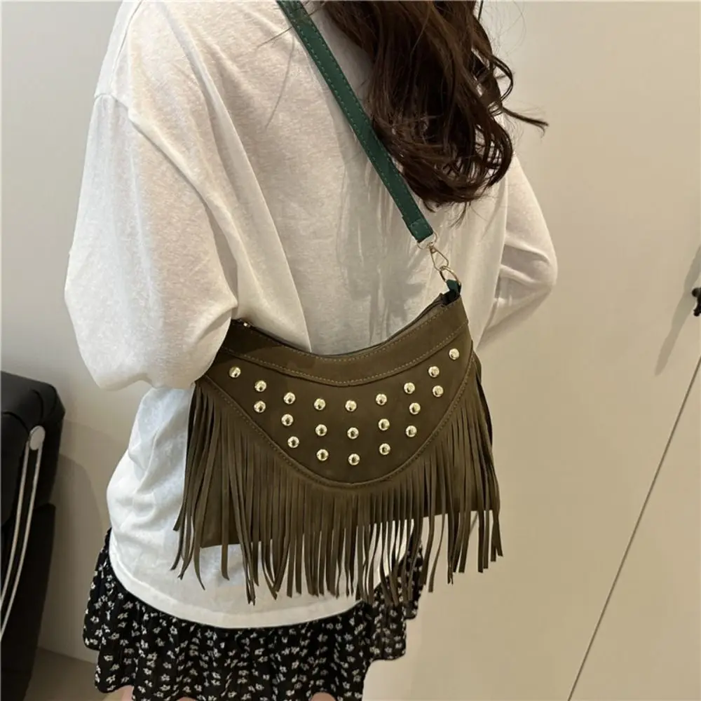 

Trendy Vintage Rivet Shoulder Bag Suede Tassel Underarm Bag Zipper Boho Handbag Feamle