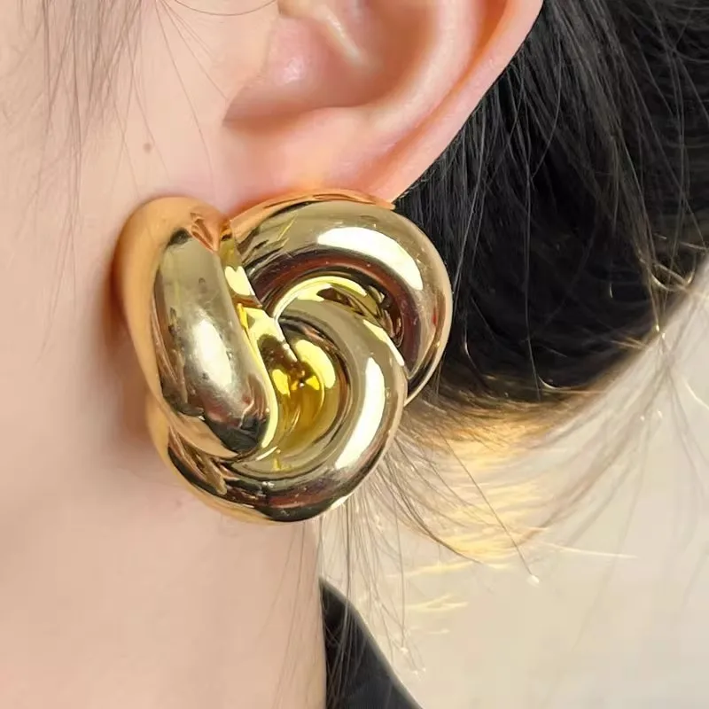 Vintage Geometric Smooth Metal Twisted Knot Large Earrings for Women Europe America Personality Party Jewelry Accessories