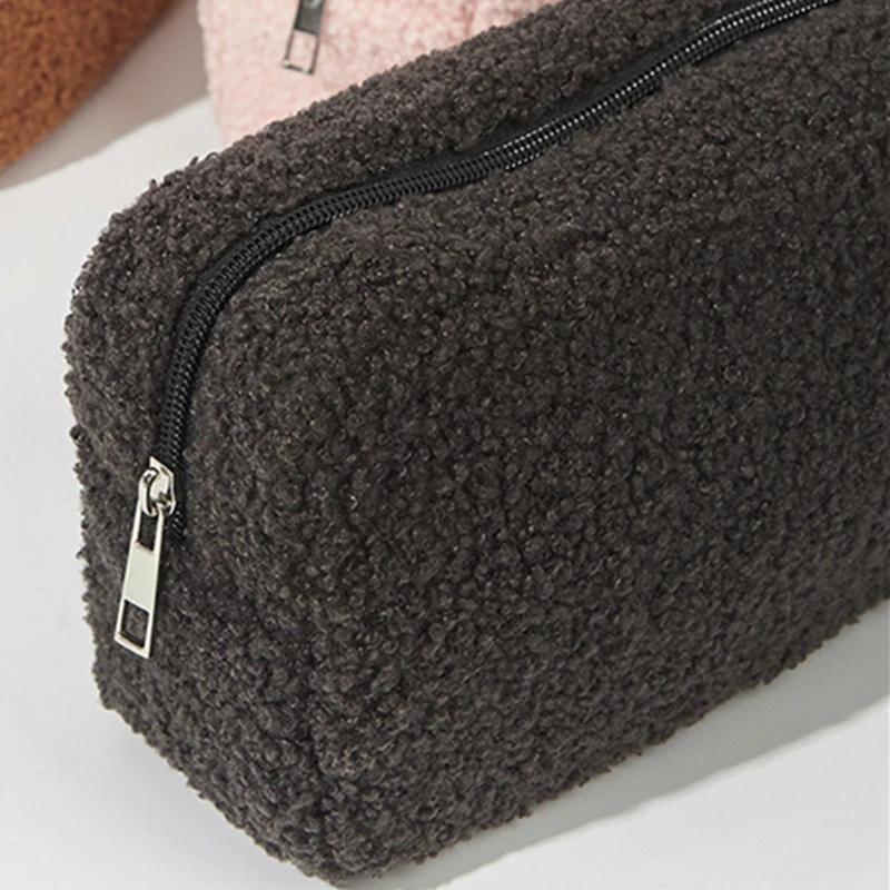 Solid Color Teddy Fleece Comestic Bags Travel Toiletry Bag Organizer Pouch Portable Bath Wash Bag Beauty Pouch 2024