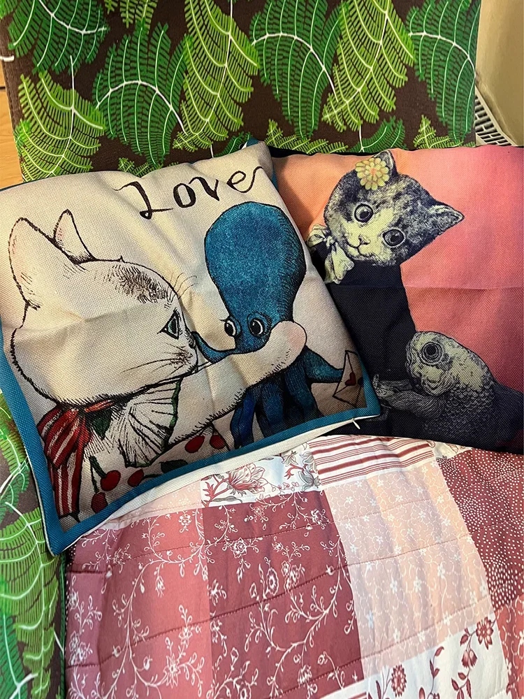 Yuko Higuchi Cat Design Cushion Cover Cute Pet Hand-painted Sofa Pillowcase Square Chair Back Cushion Cloth for Home Decoration