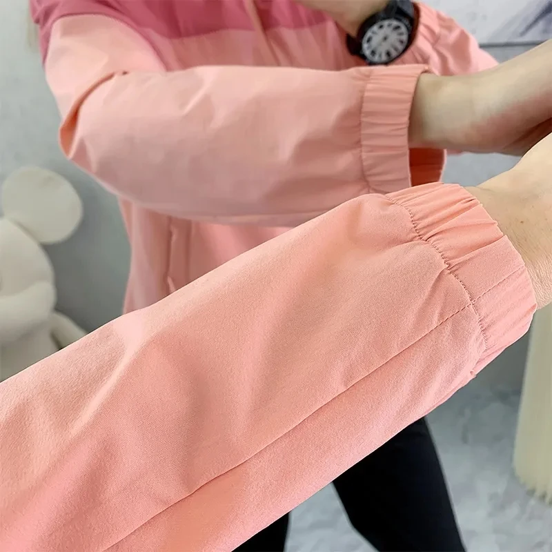 Roupa elástica de seda de gelo para mulheres, resistente a UV, corta-vento esportivo ao ar livre, casaco fino para mães, verão