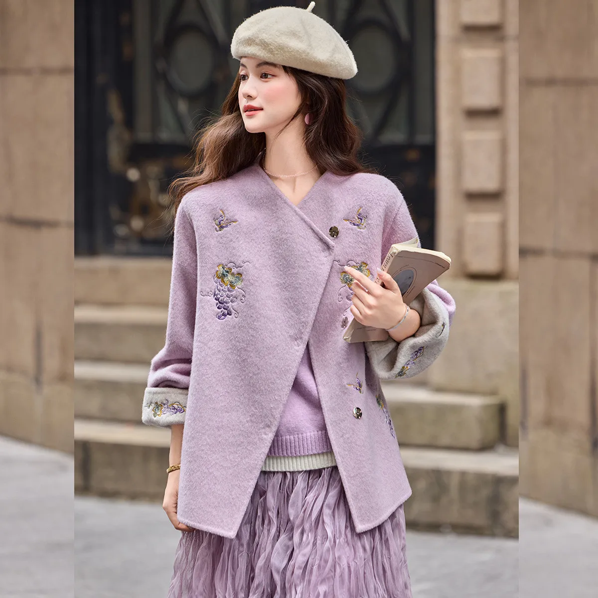 LOUIS YAO V-neck Double-Faced Wool Blend Coat 2025 Autumn/Winter Commuting Style Color Block Embroidery Women's Coat