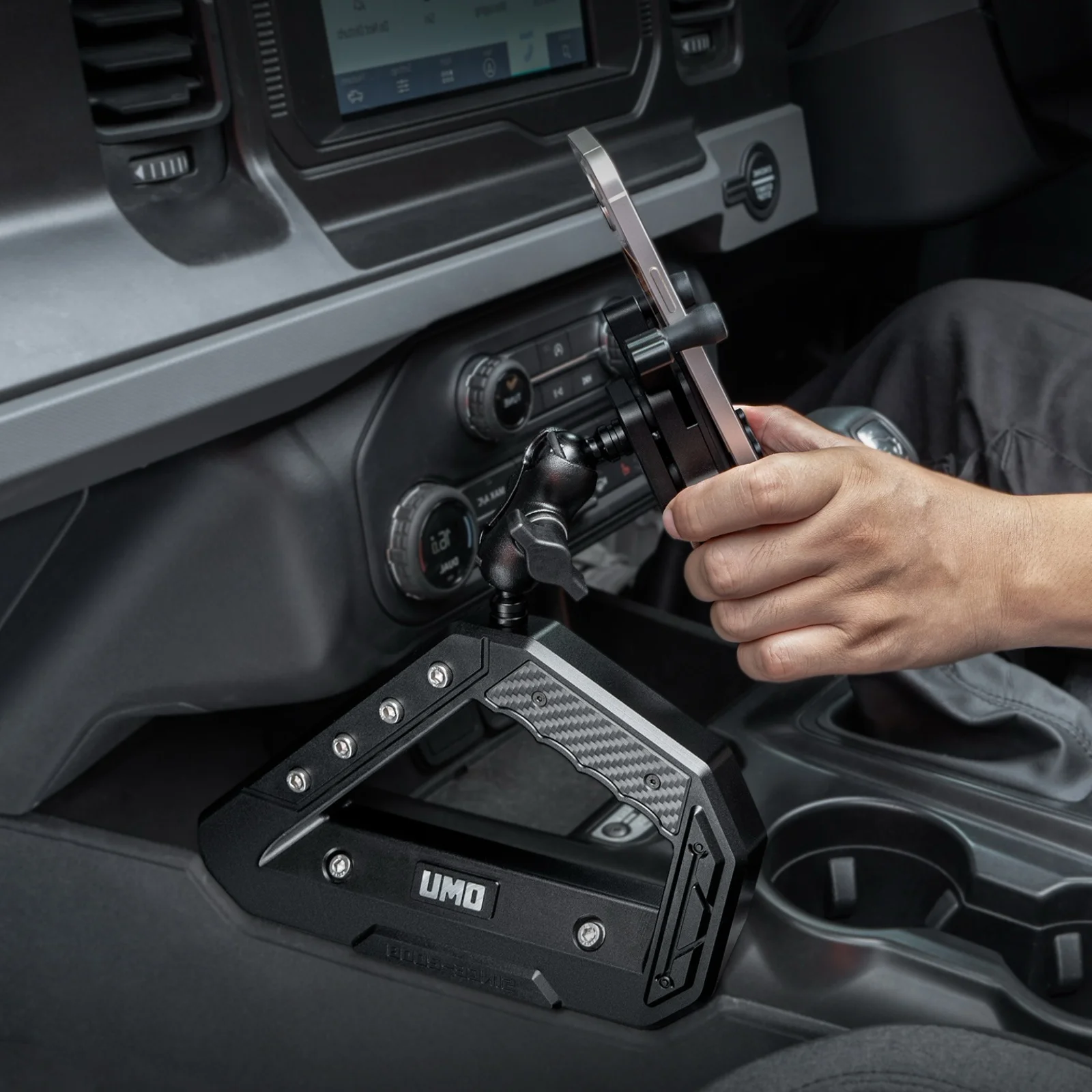 

Алюминиевая ручка центральной консоли серии OMU Genesis с держателем для телефона для Ford Bronco