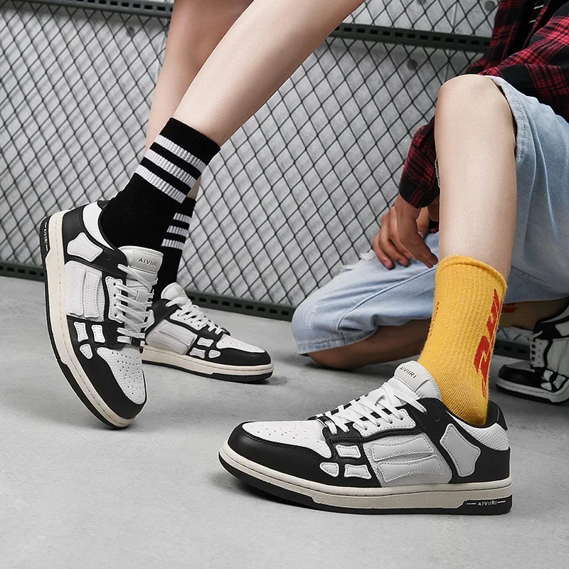 2024 S/S Fashion Essential: High-Street Breather Black & White Couples\' Board Shoes