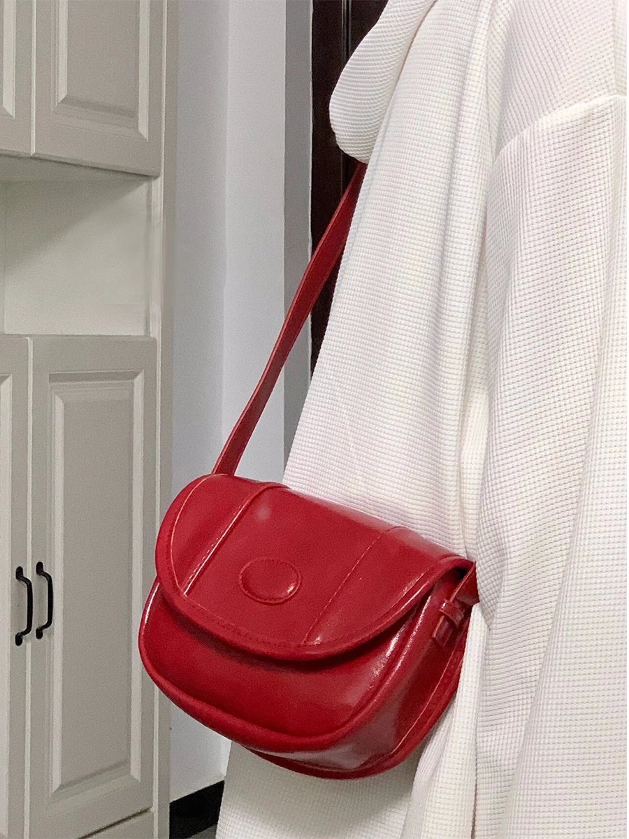 

Retro Red Oil Wax Leather Saddle Bag Women's Faionable oulder Crossbody Small Bag Soft Cowhide Pure Color Casual Sle