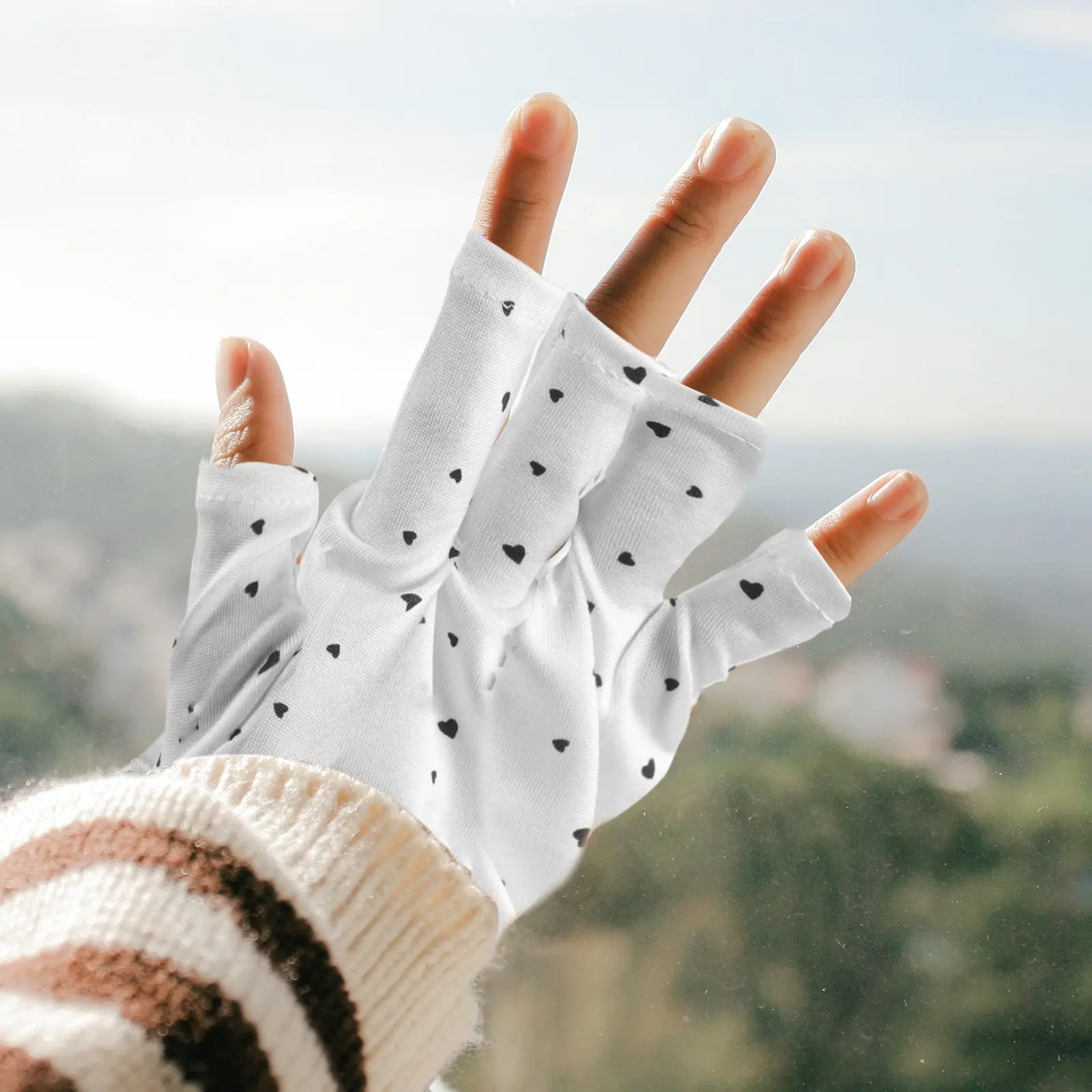 

2 пары эластичных маникюрных перчаток для нейл-арта, полупальцевые, с защитой от УФ-излучения, многоразовые, для защиты рук, принадлежности для нейл-арта