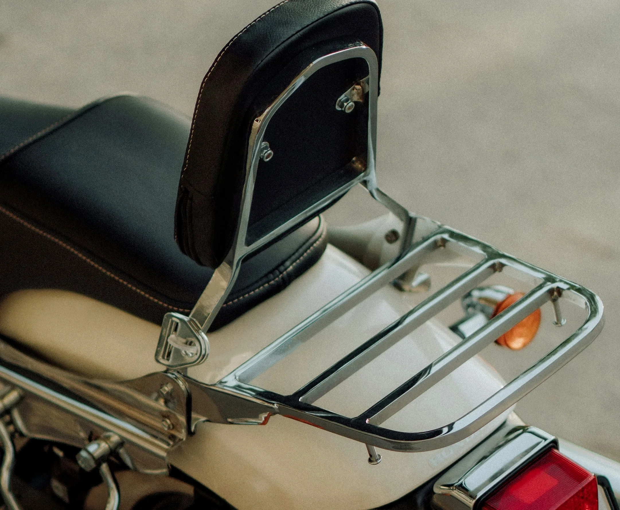 Custom Motorcycle Rear Luggage Rack Aluminum Alloy Racing Accessories Rear Seat Support Bracket for Motorcycle Rear Sub Frame view 4