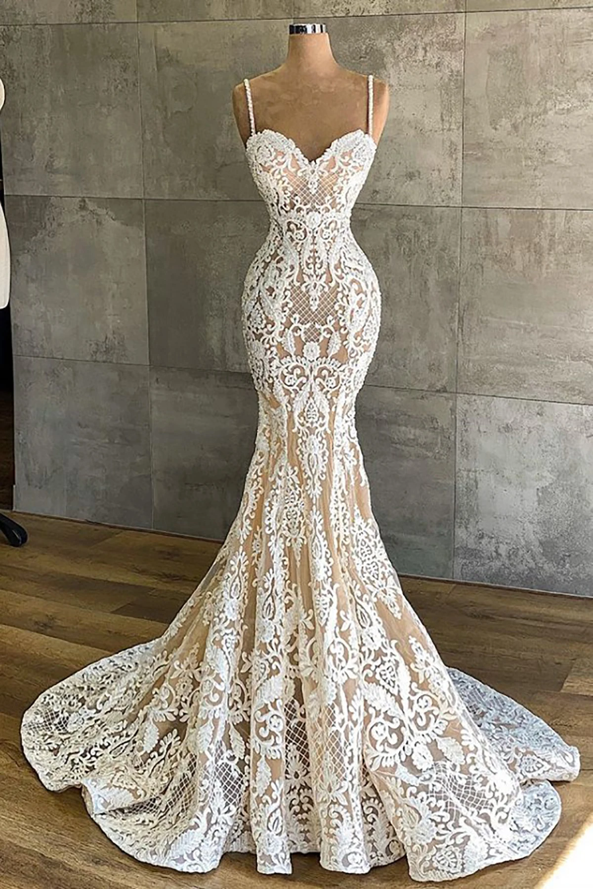 Luxury Mermaid Wedding Dresses Sexy Spaghetti Sweetheart Appliques Lace Bridal Gowns Custom Made Lace-Up Back Sweep Train Robes