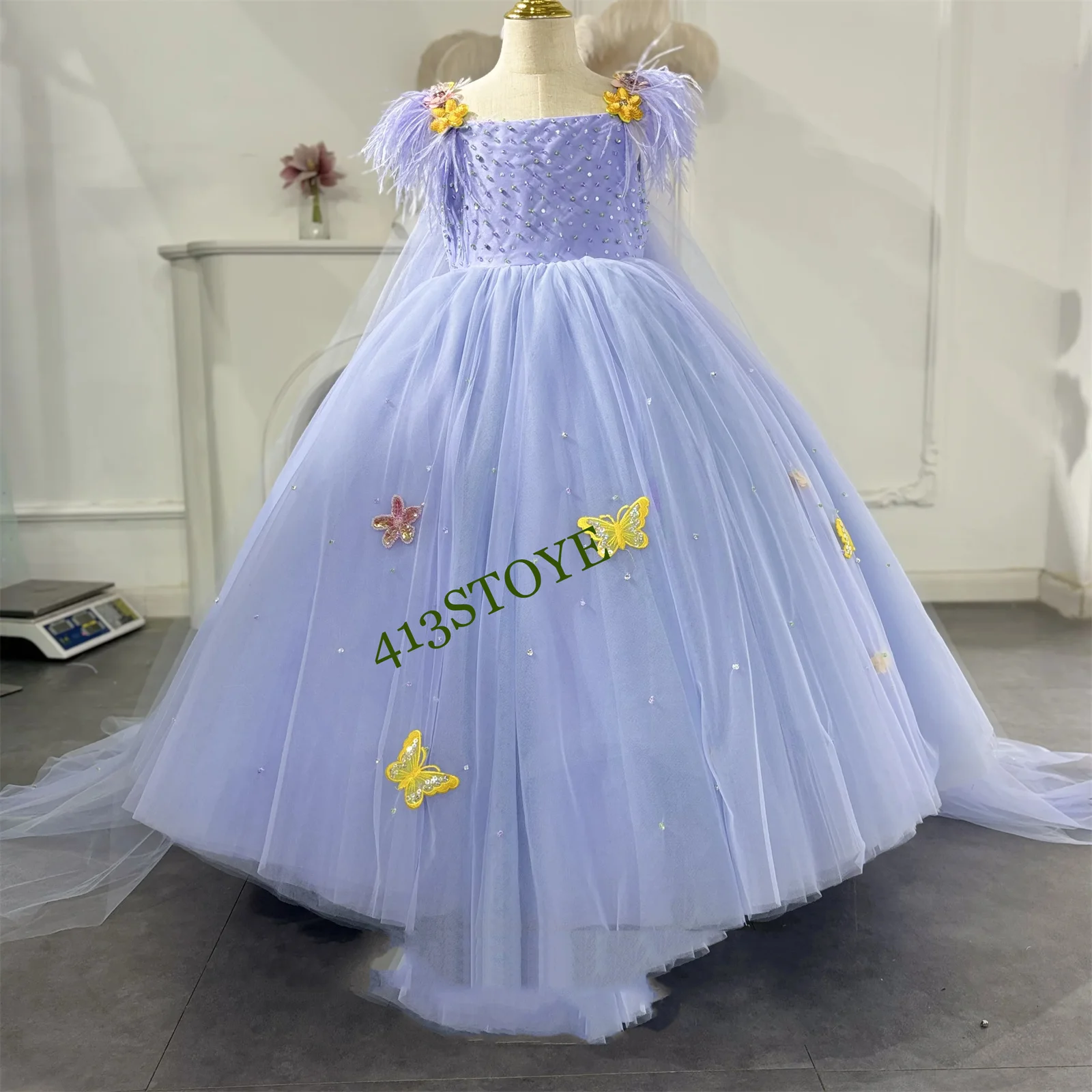 CustomizedLuxury Dubai Lilac Girl Dress with Cape Feathers Ball Gown for Kid Wedding Birthday Communion Party Pageant