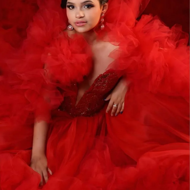 

Красное платье Quinceanera с открытыми плечами, кружевное многослойное платье с рюшами и блестящими кристаллами, длинный хвост, платья de 15, Quinceanera ﻿ Индивидуальный