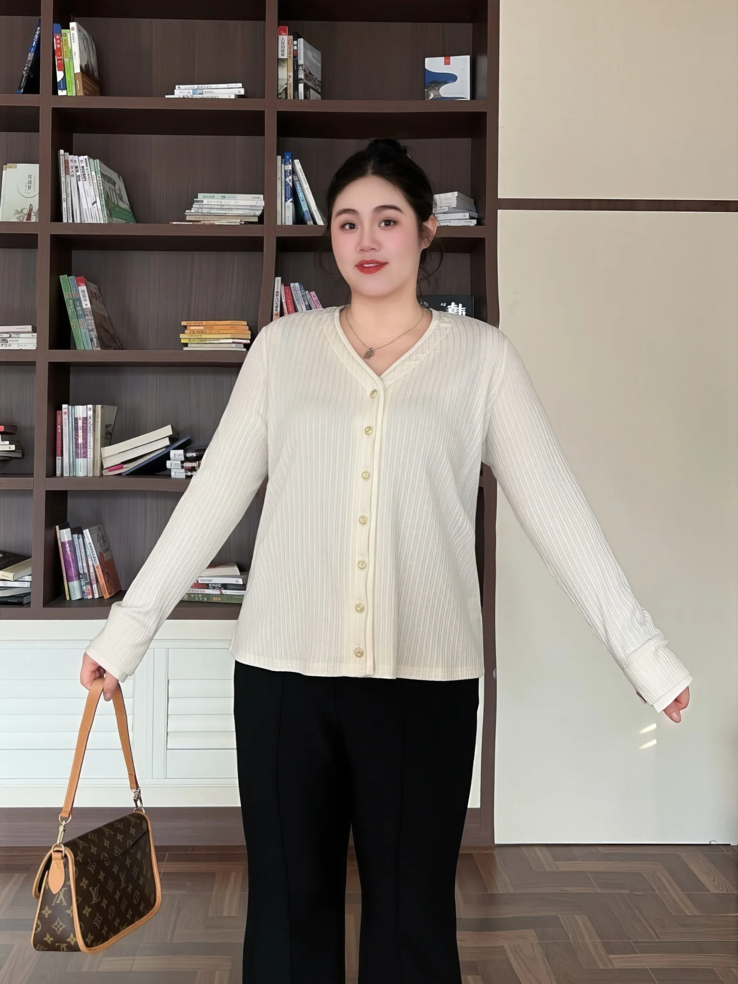 

Женская трикотажная базовая кофта больших размеров F16133: новинка зимы, скрывает недостатки фигуры, эффект похудения