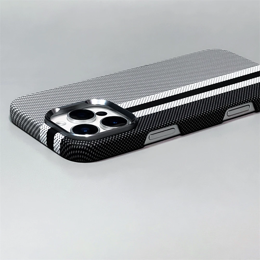 Funda magnética de pirámide de serpiente de fibra de carbono para iPhone 17 16 15 14 Pro Max Plus para Funda colorida dura fina a rayas Magsafe