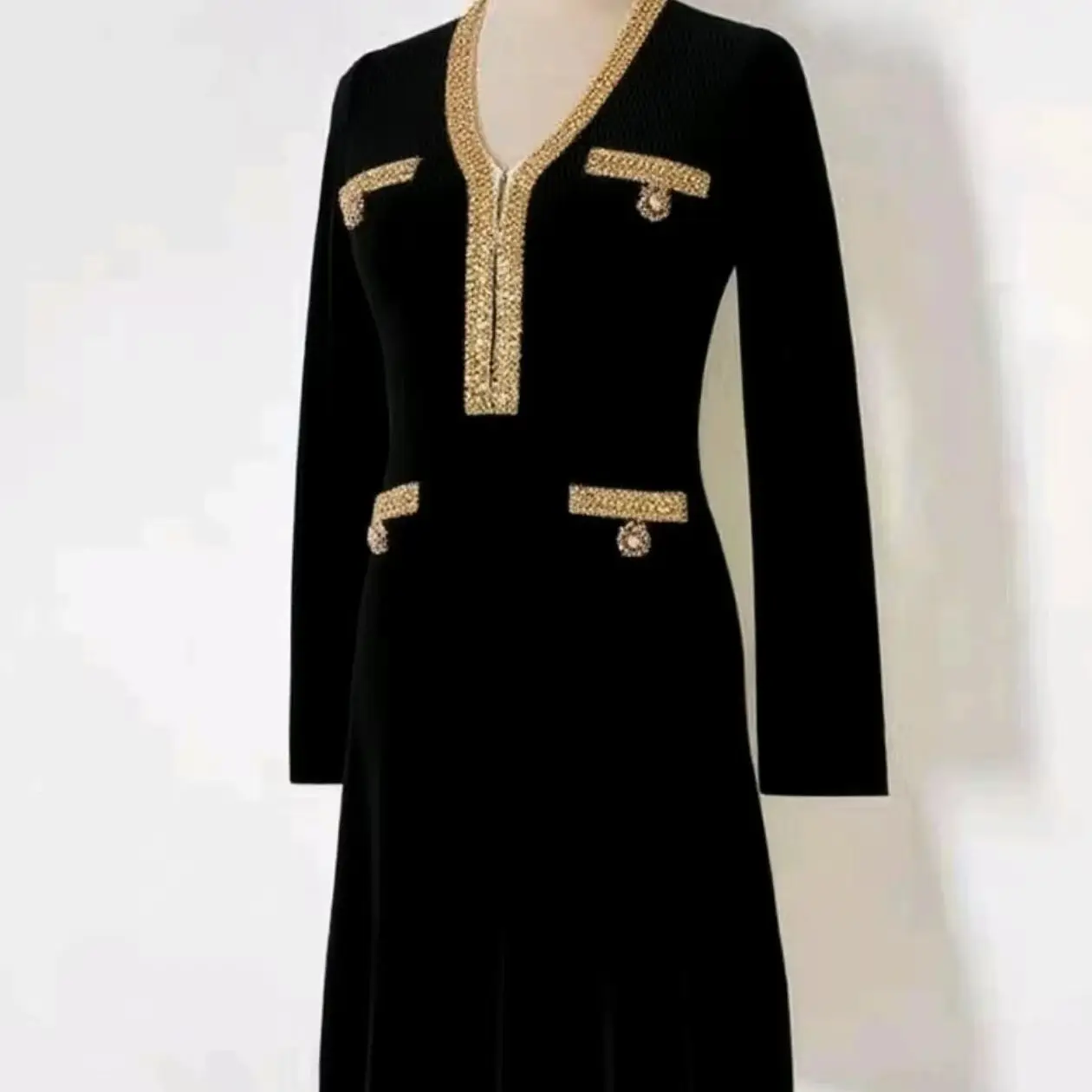 

Spring And Autumn New Fashionable Commuter Knitted V-Neck Slimming And Slimming Heavy Industry Nail Bead Long Sleeve Dress