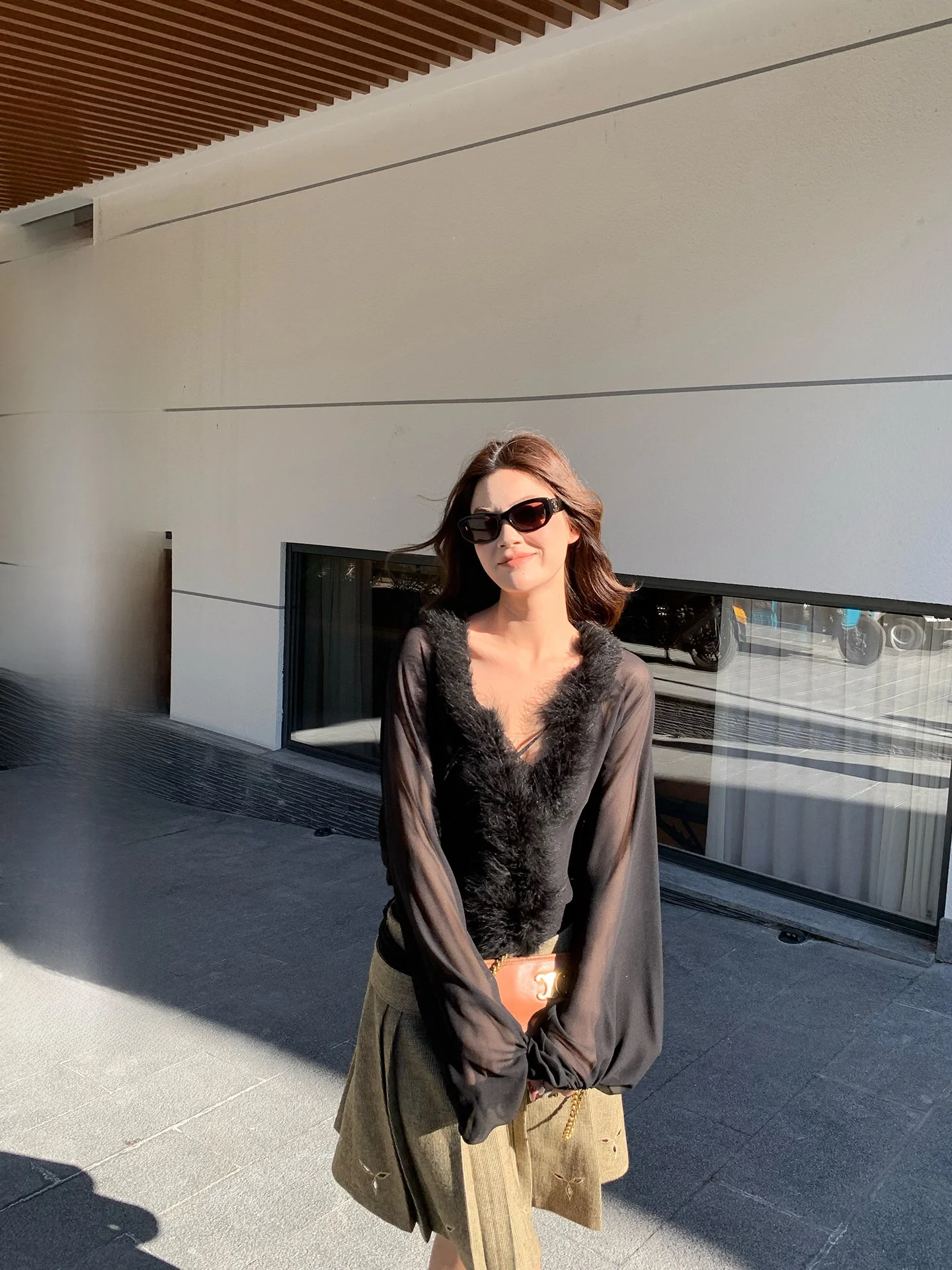 

Loose Long Sve V-Ne Women's irt with Ostrich Feather Collar Chiffon Casual Sle Faion Spring New Arrival