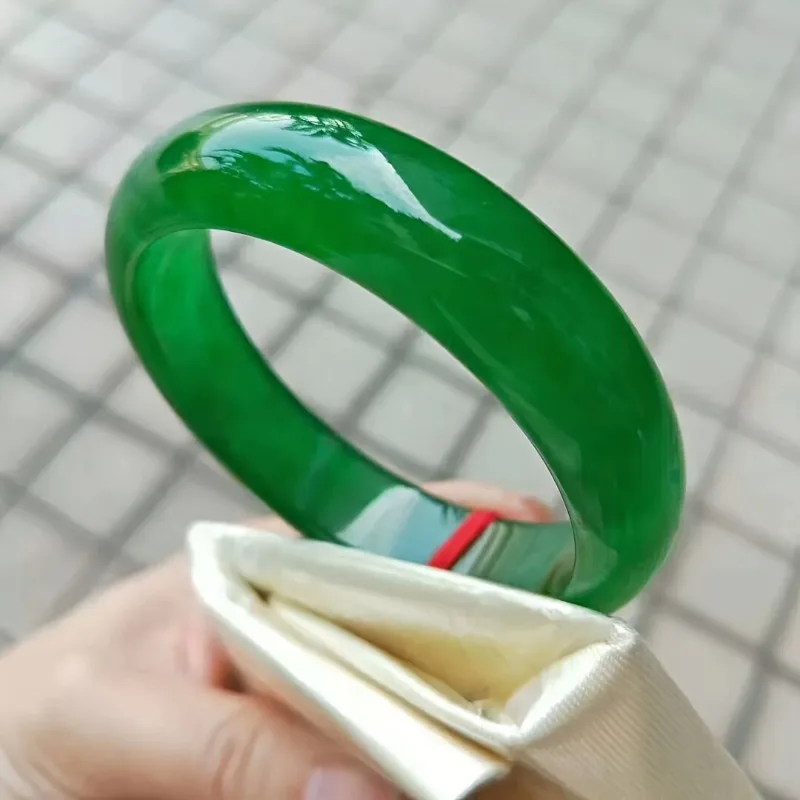 

Full Green Ice Type Bracelet, Stylish Fine Jewelry