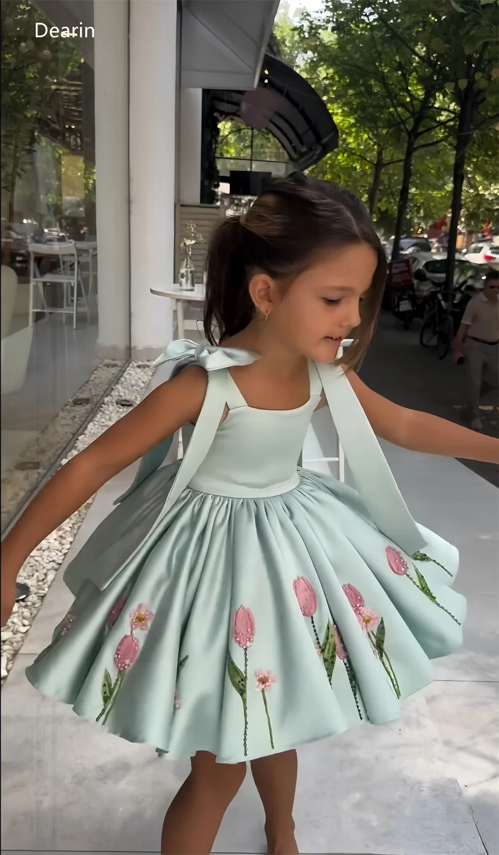 Vestido de niña de flores personalizado, vestido de noche Dearin con tirantes finos, vestido de baile hasta la rodilla, lazos estampados drapeados, vestidos de niña de flores Sa