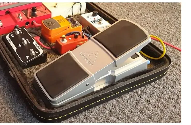 Behringers FC600 Remote Control Pedal Guitar Bass High Resistance Instrument Volume Control Pedal