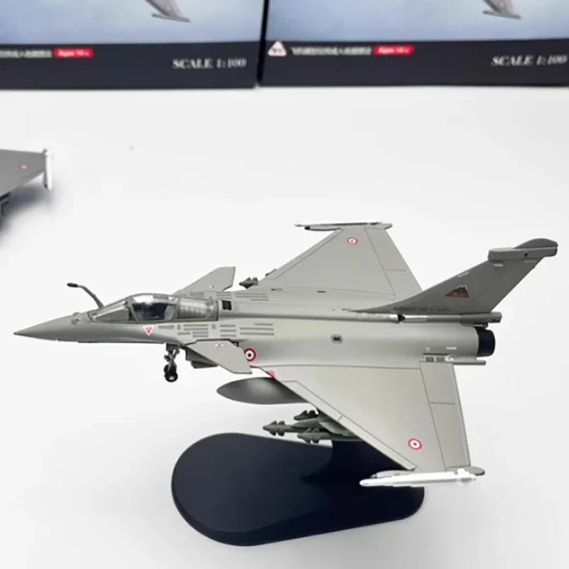 

Diecast 1:100 Scale French Air Force Rafale C fighter Finished alloy simulated aircraft model Static decoration Souvenir gifts