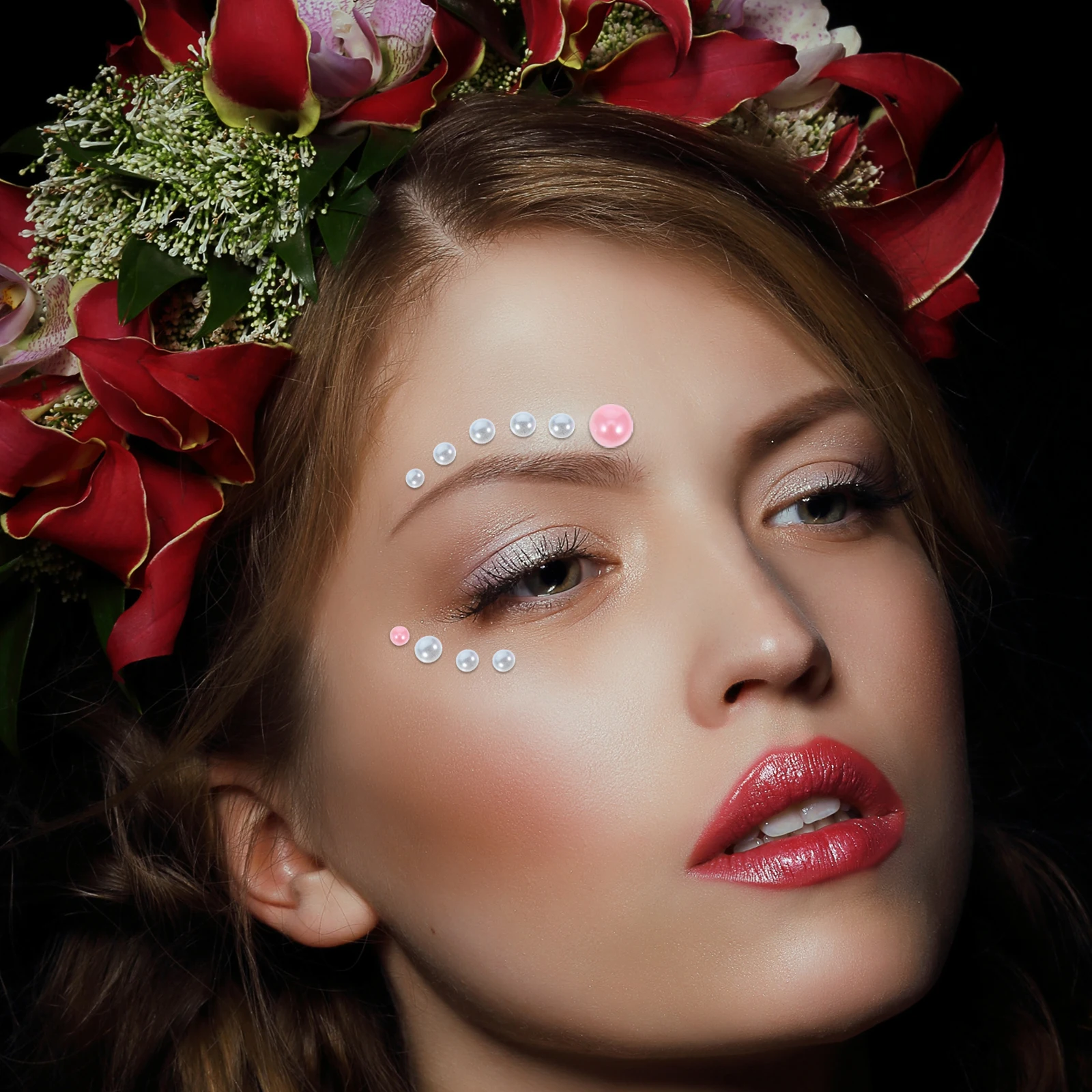 1 ถุง ลูกปัดเรซิ่นแบบแบนผสมขนาดต่างๆ และคริสตัลครึ่งวงกลมสำหรับงานฝีมือ ตกแต่งเล็บ เสื้อผ้า สมุดภาพ และเคสมือถือ