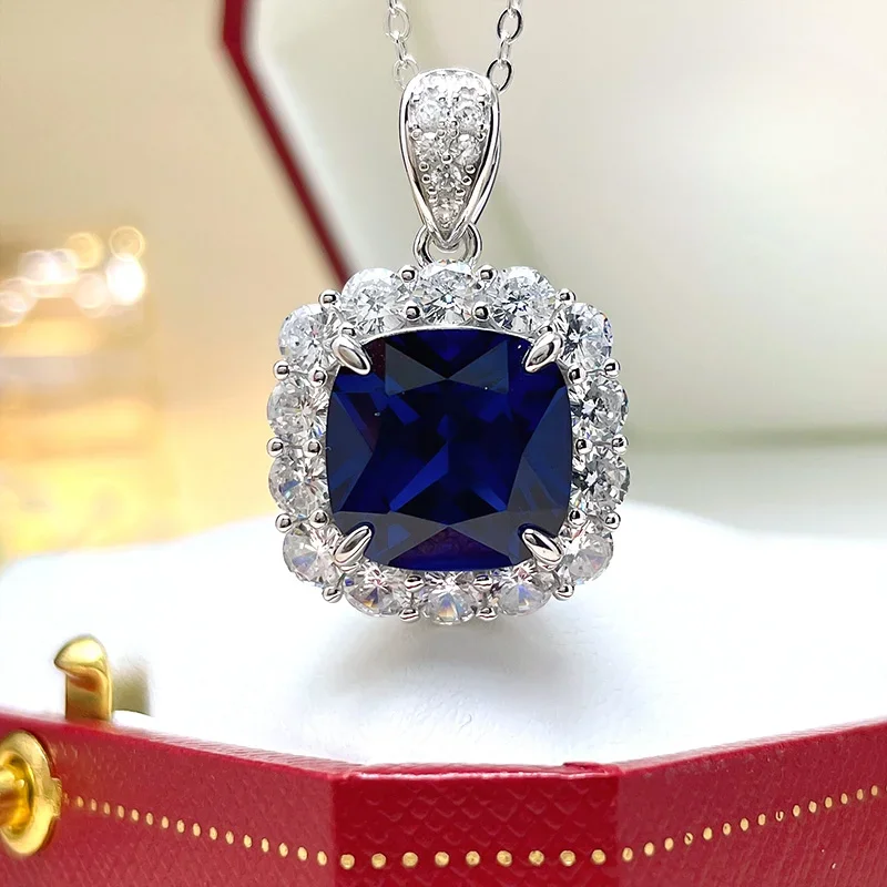 10 carat Royal Sapphire Pendant Necklace 925 sterling silver, high-end feeling, blue corundum, socialite, grand retro style