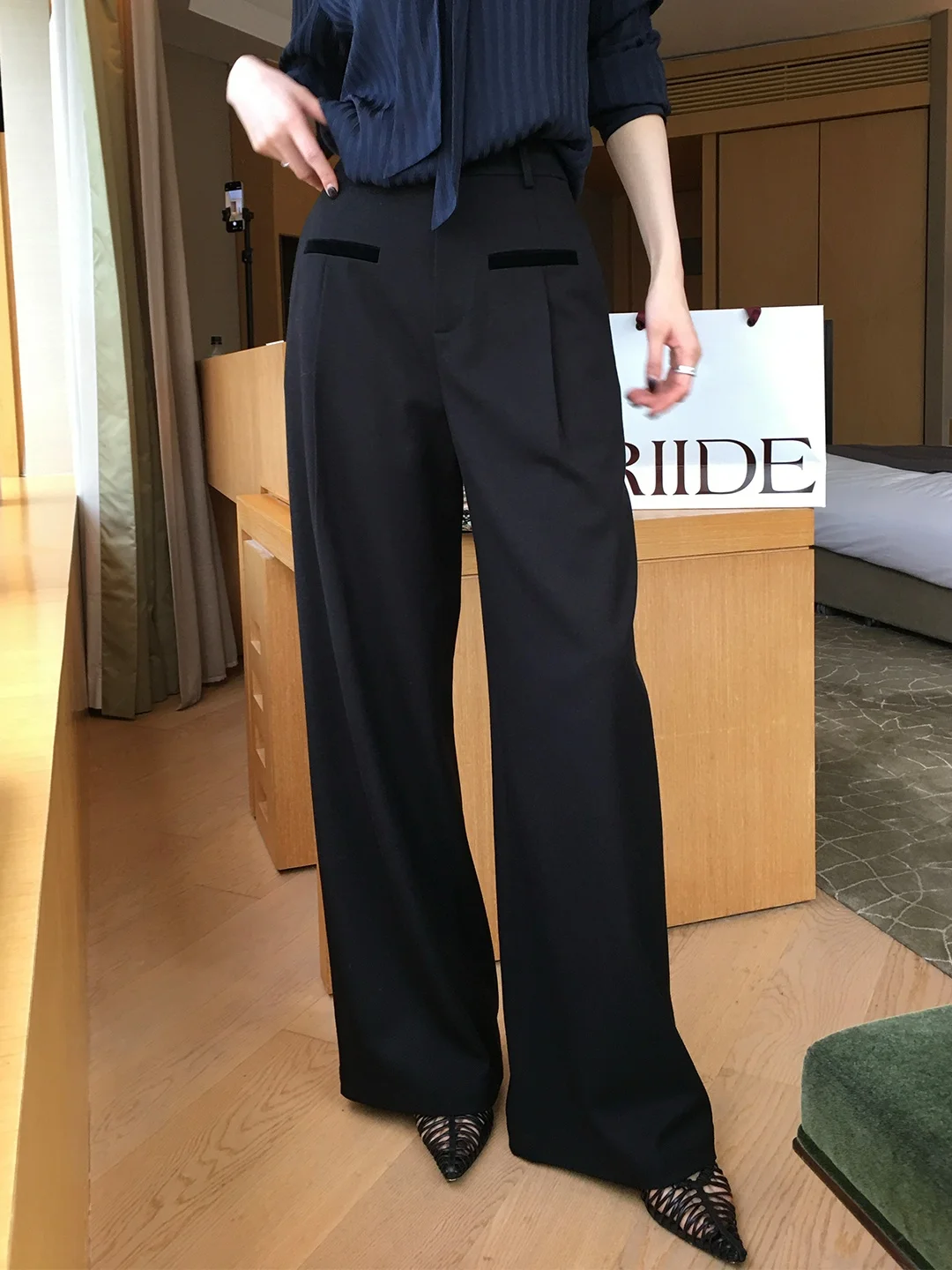 

Dragon Xier Laisel Woolen Velvet Wide Leg Pants Women's Design Slimming Black Long Trousers High Waist Straight Cut Casual Pants