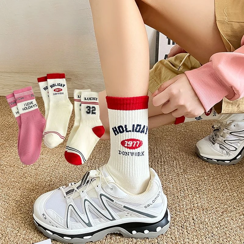 คู่ Simple Letter กีฬาถุงเท้าน่ารักถุงเท้าผู้หญิงกีฬาญี่ปุ่นและ Casual แฟชั่นถุงเท้าผู้หญิงถุงน่องอุ่น