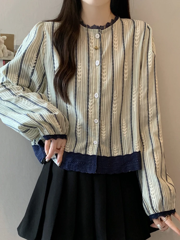 

Retro Lace Patchwork Striped Women's irt Spring 2026 Loose Large Size Faionable Youthful Long Sve Top Commute Sle